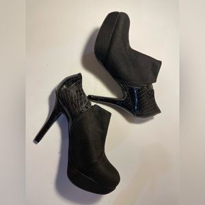 Vizzano Black Suede Platform 4 1/2” Heeled Boots Shoes Zipper